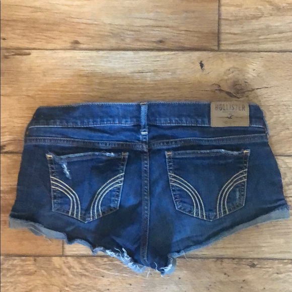 Low rise hollister shorts - Picture 2 of 2